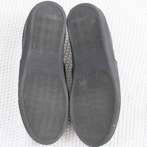 ‼️SOLD‼️Steve Madden Slip ons - Picture 4 of 6